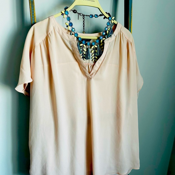 Used light pink blouse. - Picture 1 of 3